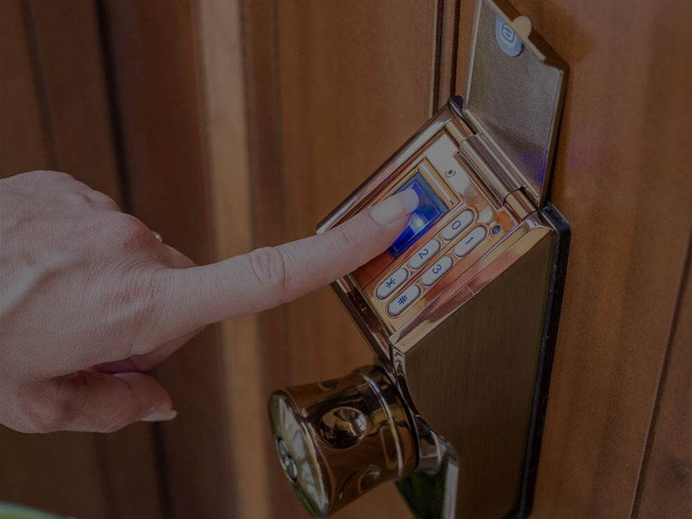 🚨 Cerrajero Urgente en Tenerife Realizamos varios servicios de cerrajeria hasta abrir puertas con hueva digital ⭐Llegamos en 20 minutos⭐ a su domicilio 24h. Abrimos puertas de casas, coches y más. Cerrajeros Tenerife